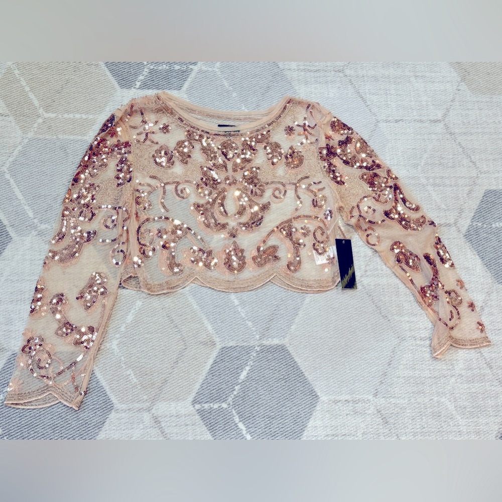 Verte cropped lace and sequins top - Picture 2 of 2